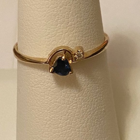 14K Yellow Gold Sapphire & Diamond engagement of promise Ring - Picture 2 of 8